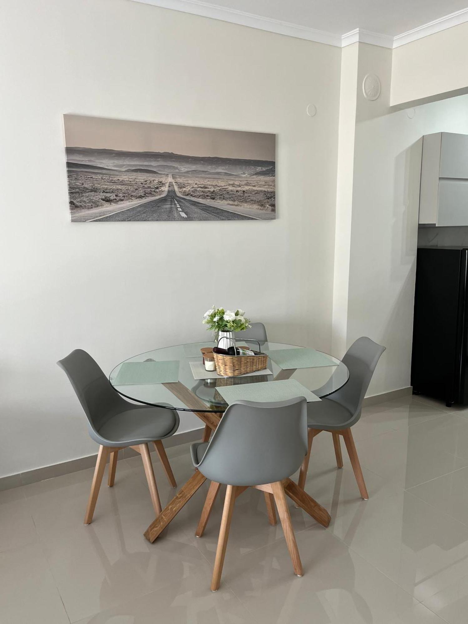 Irene Beach Front Luxury Suite Peraía Екстериор снимка